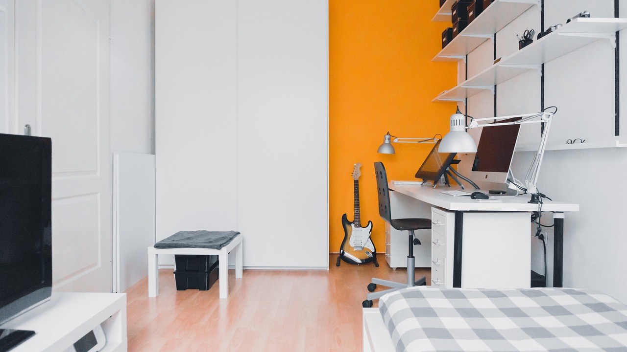 room, chairs, white, electric, guitar, bed, apple, desktop, table, office, television, computer, cle